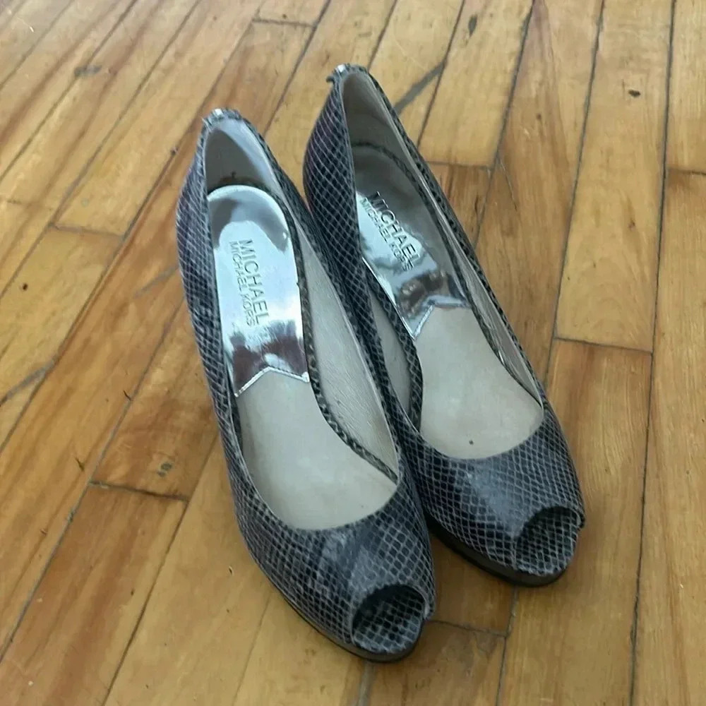 Michael kors platform pumps